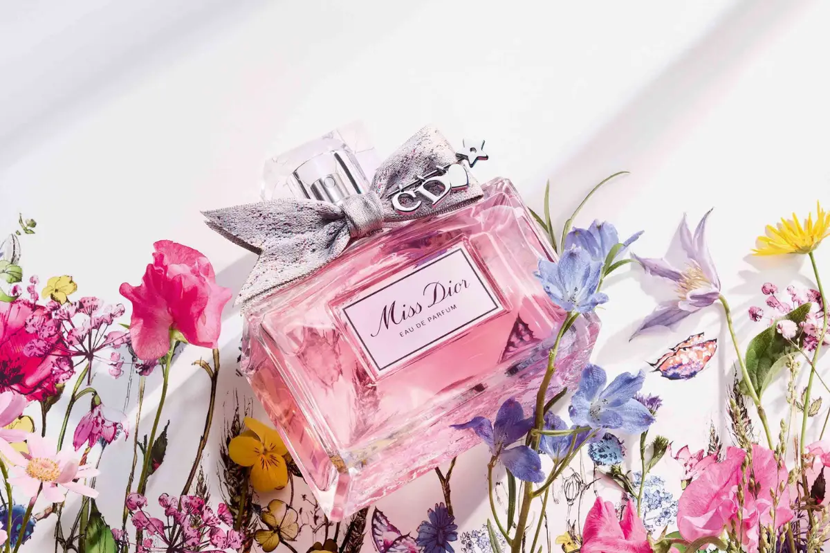 Give a Classy Look to Your Perfume with Our Versatile Boxes