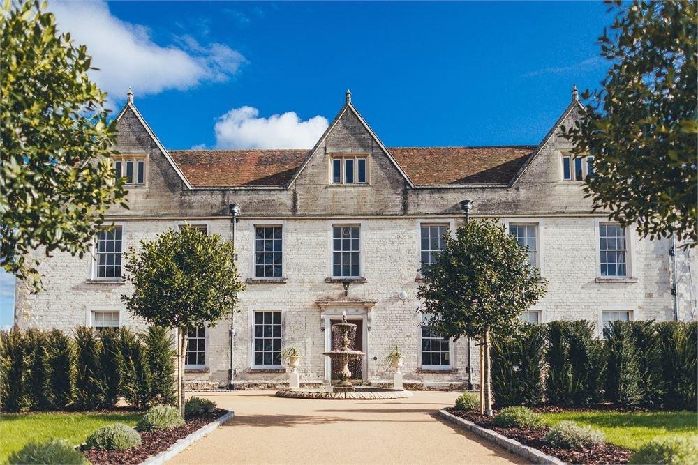 froyle-park-wedding-planning-on-25000