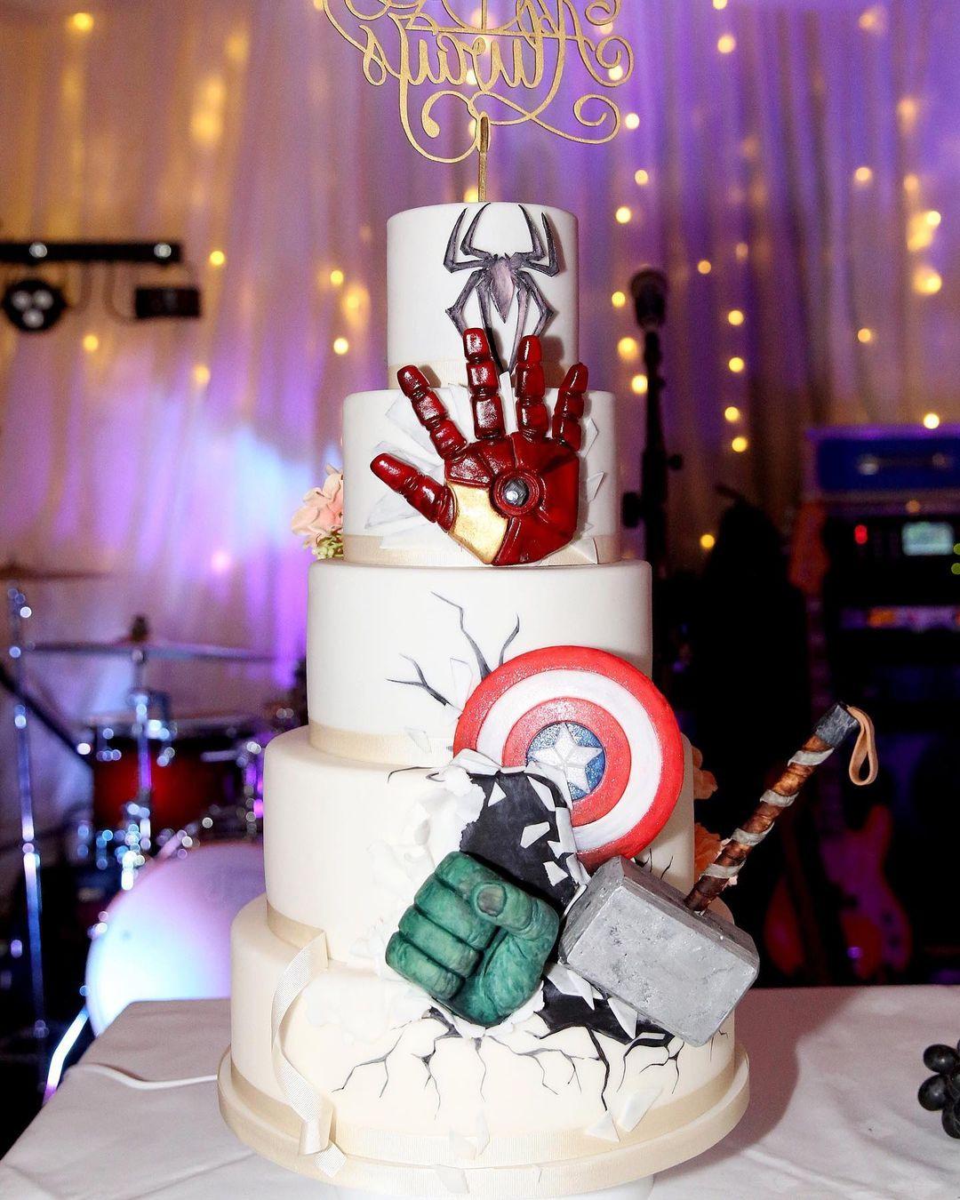 16 Marvel Wedding Cakes For Superhero Couples Uk Uk