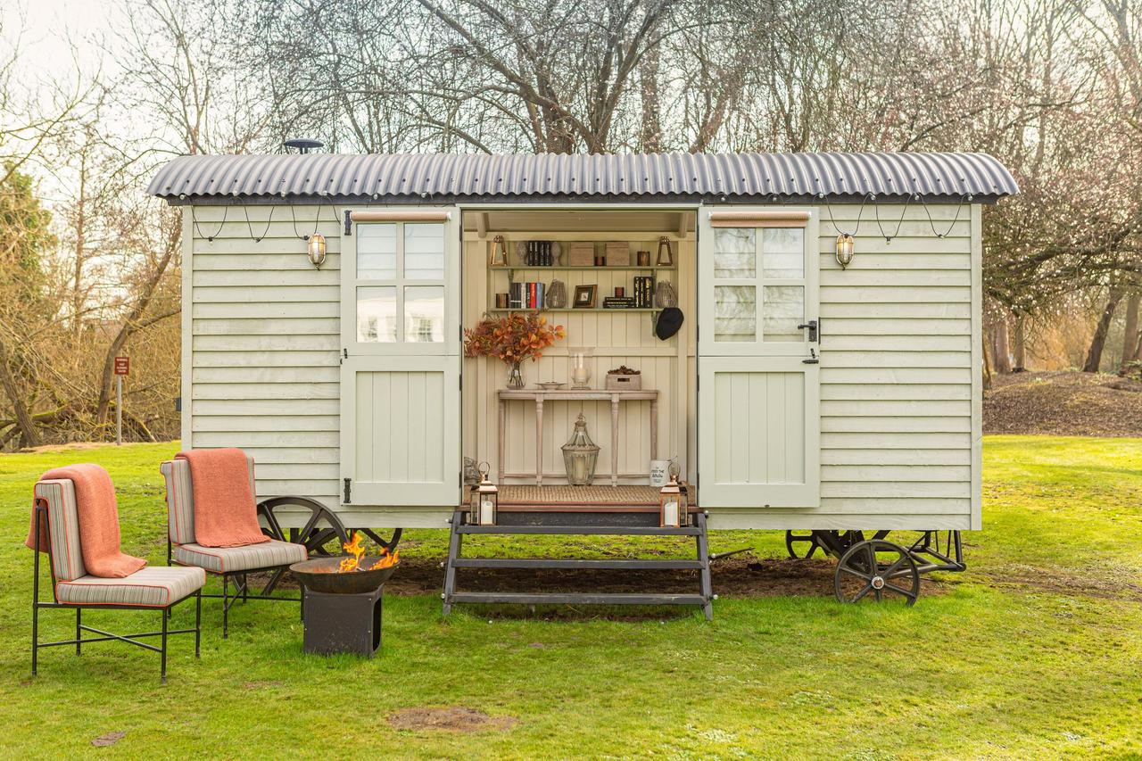 Shepherd's hut