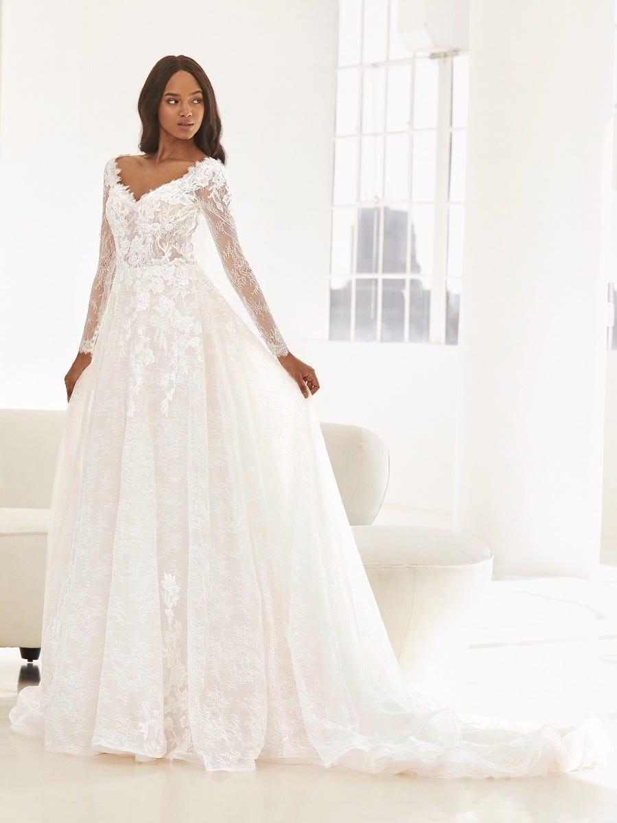 22-wedding-dresses-for-big-busts-hitched-co-uk