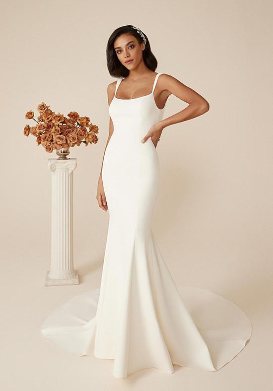 Minimalist crepe wedding dress, simple and modest bridal dress, long sleeve wedding  dress – Elina • Piondress
