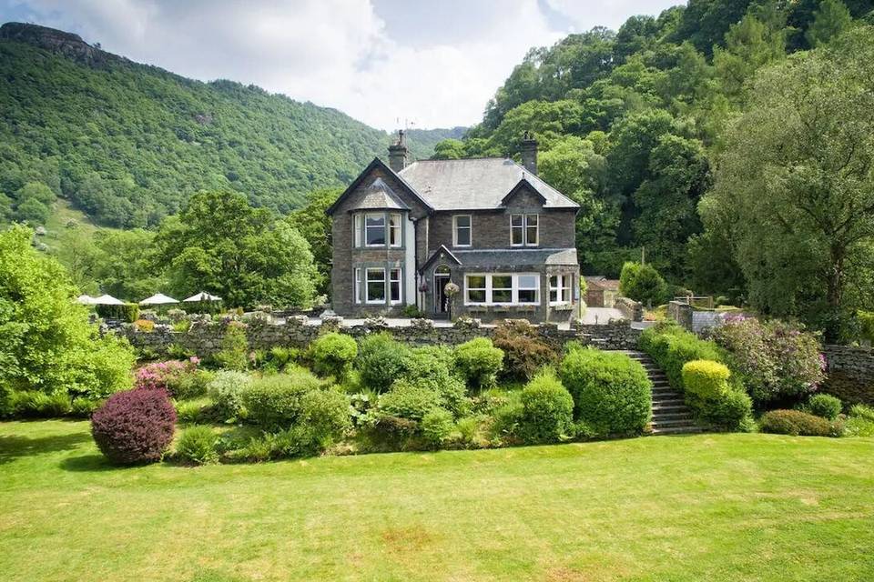 Small wedding venue in the Lake District 