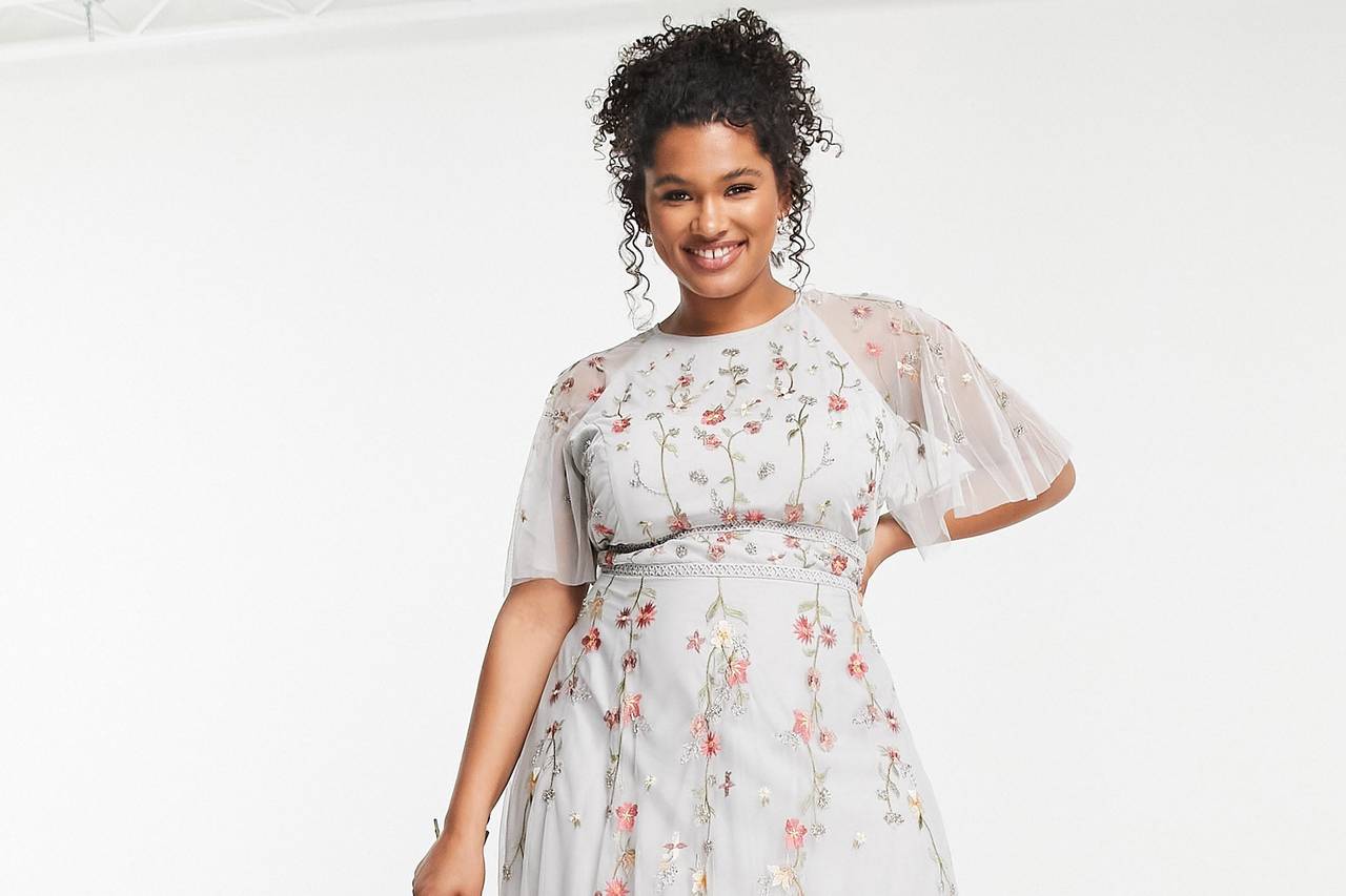 Plus Size Short Sleeve Floral Embroidered Midi Dress in Pink – Chi Chi  London