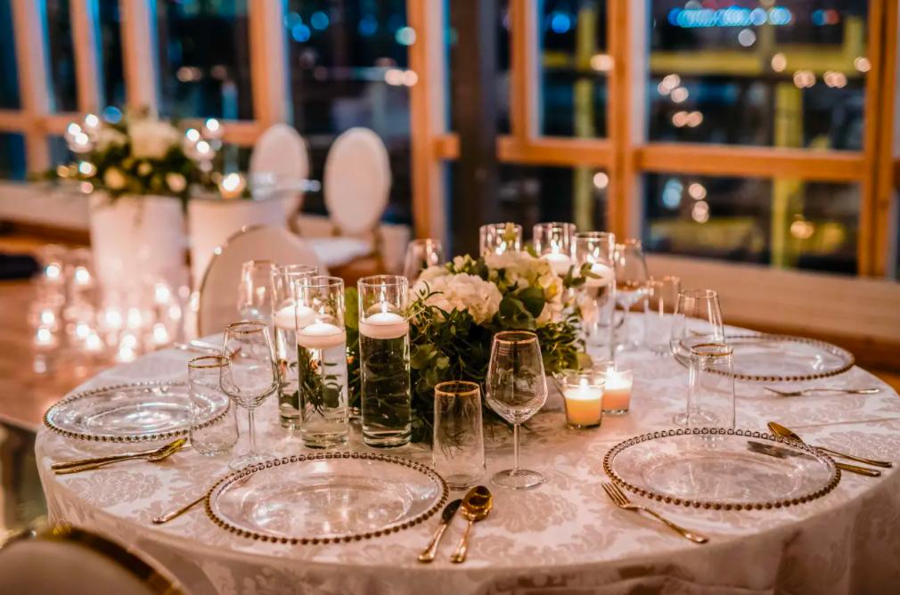 How to Decorate Wedding Party Tables: A Complete Guide