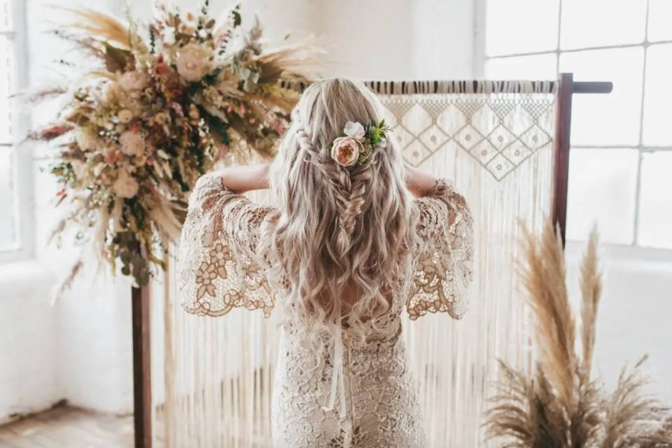 36 Boho Wedding Hairstyles and Accessories for Every Bride
