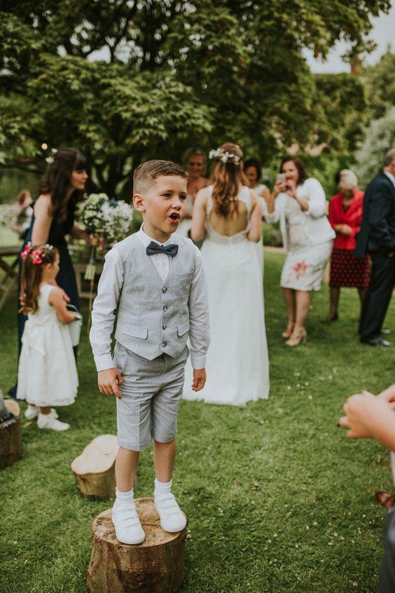 Kids at the wedding? Pros and cons