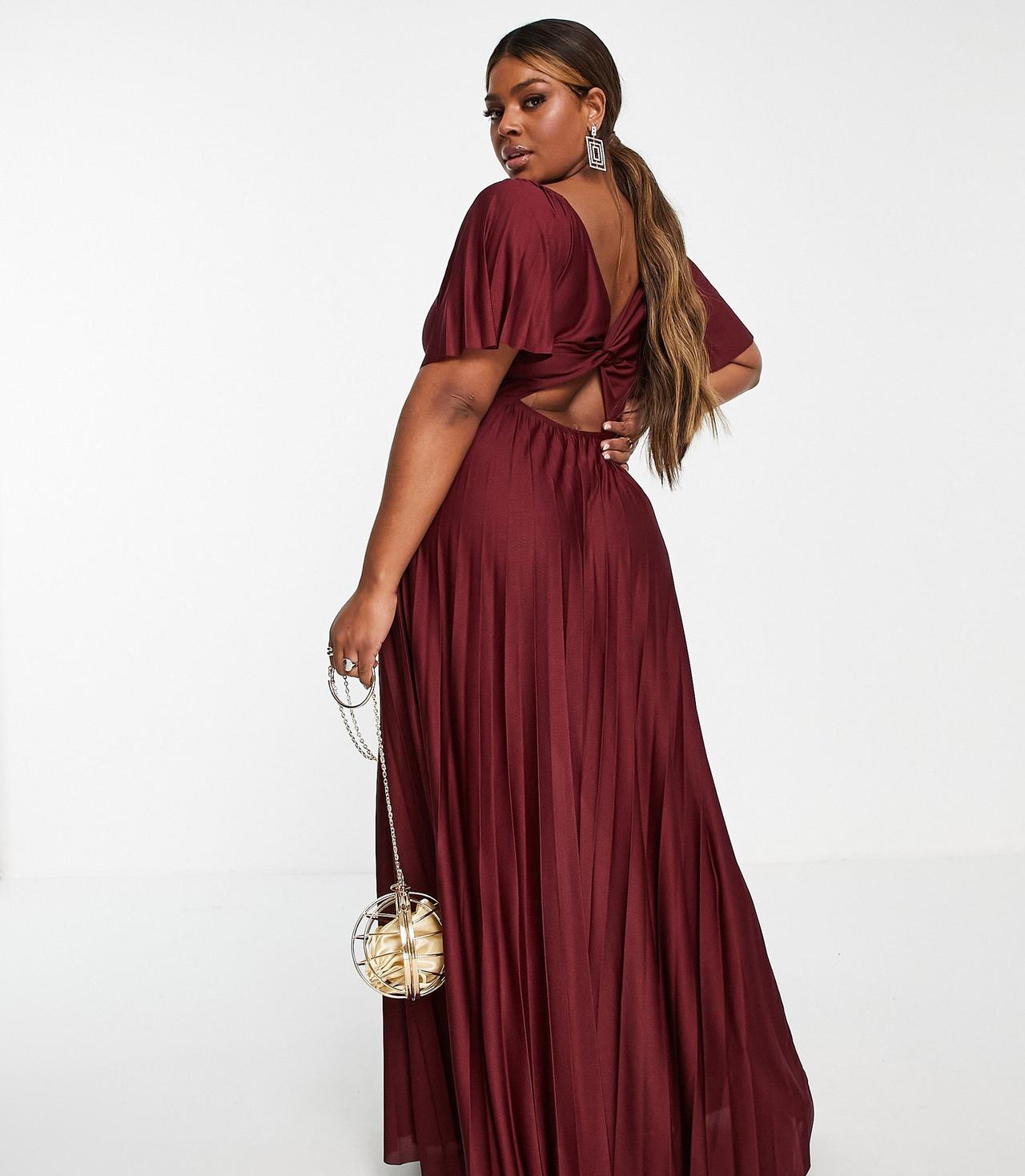 The Best Plus Size Bridesmaid Dresses: 34 Gorgeous Gowns for