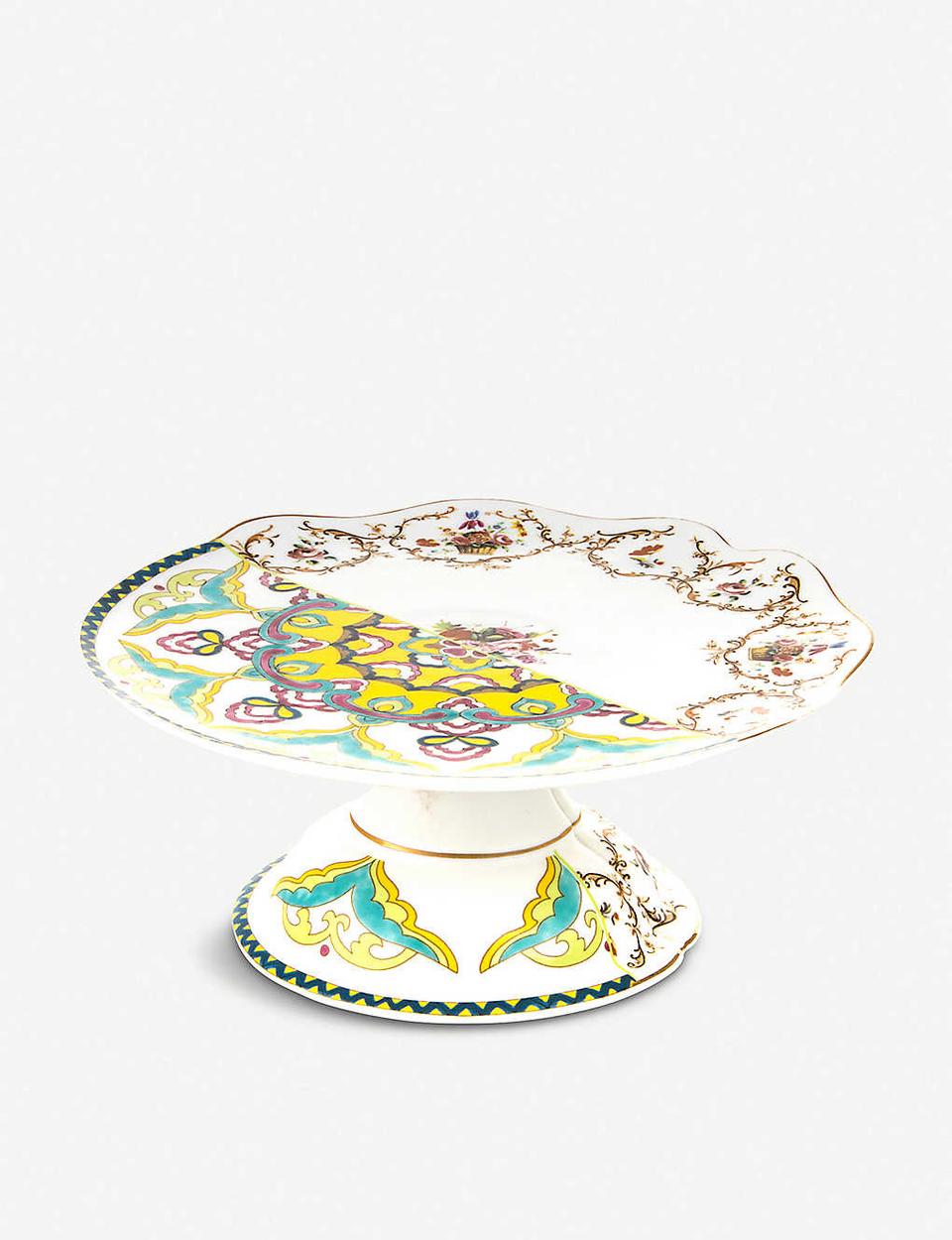 19 Unique Wedding Cake Stands for 2021 - hitched.co.uk - hitched.co.uk