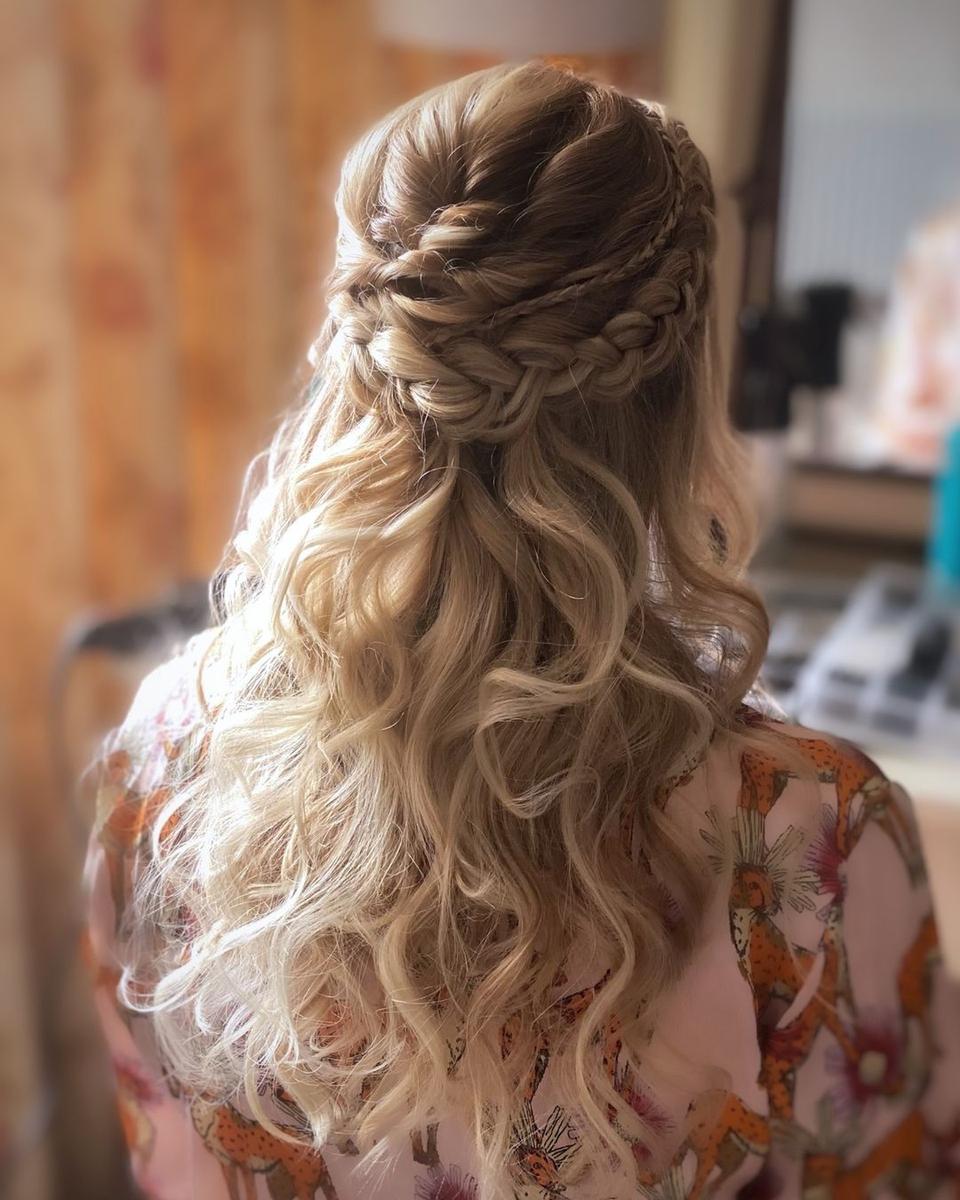 Half Up Half Down Wedding Hairstyles: 23 Inspirational Ideas & Tips ...