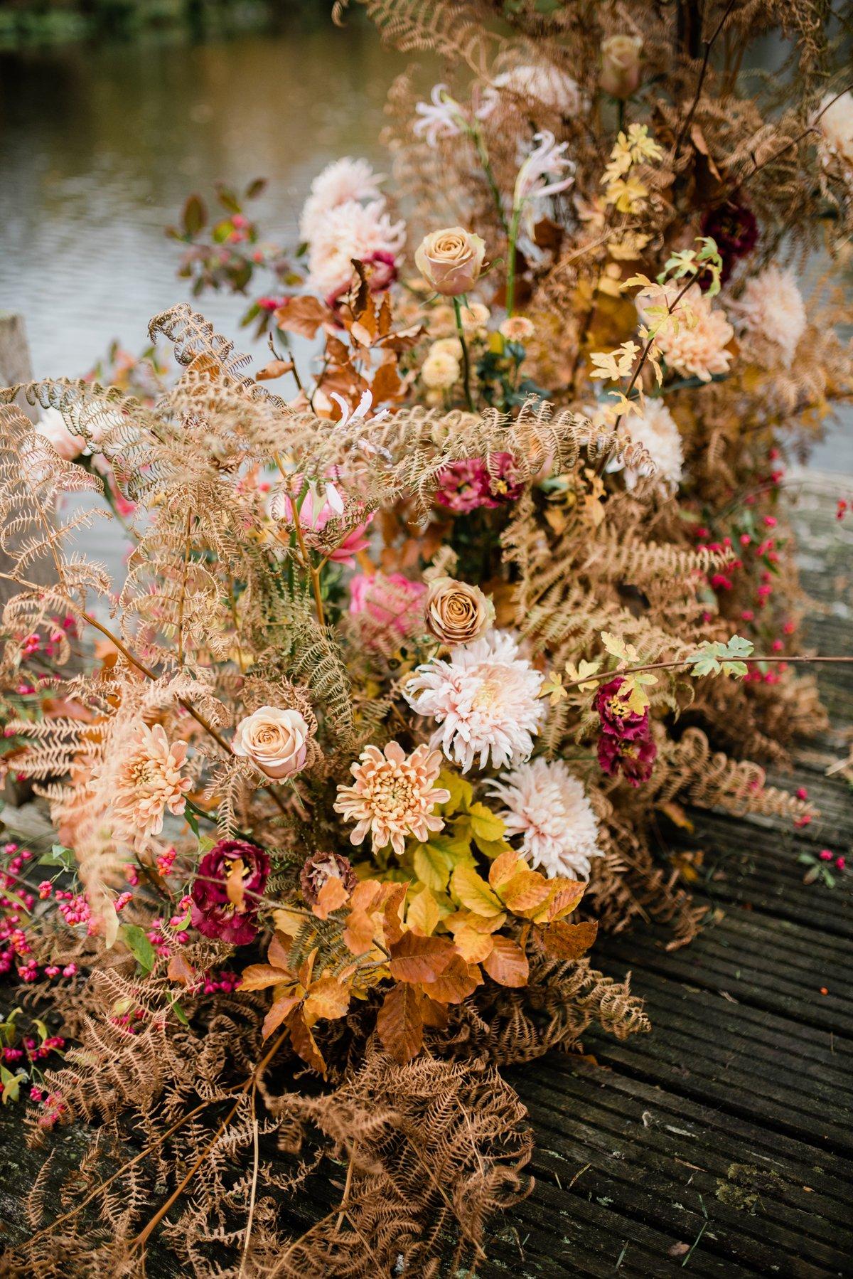 Why Dried Wedding Flowers Make The Coolest Wedding Décor - hitched