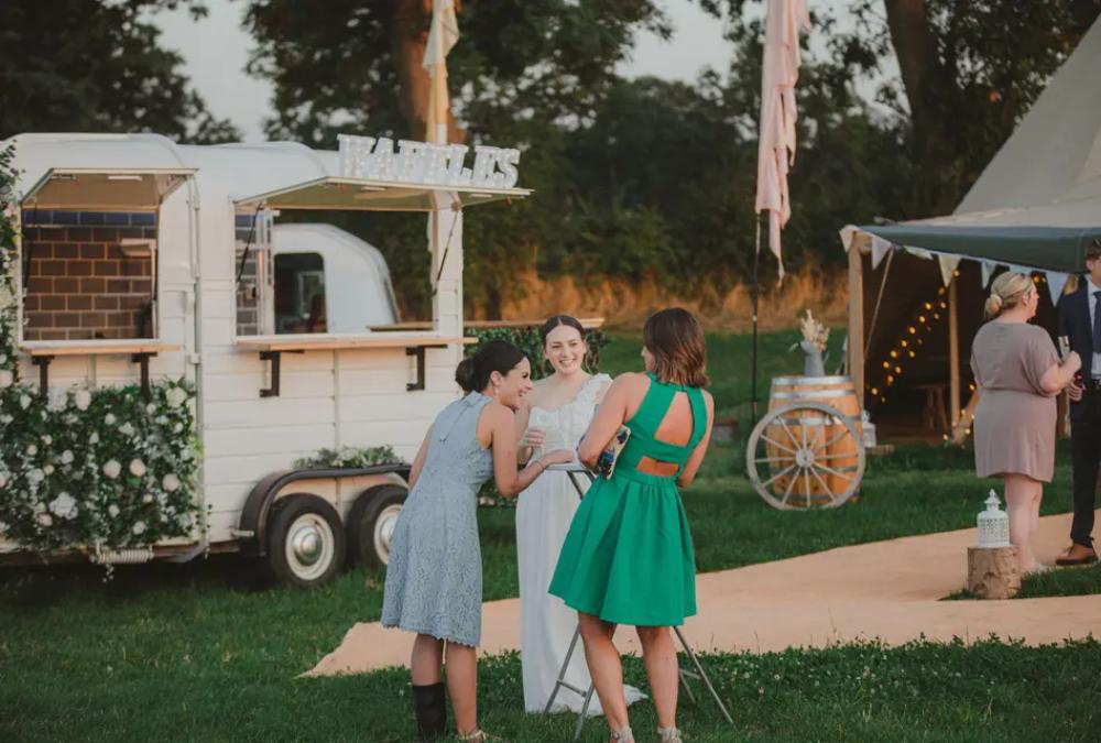 77 Wedding Photos You'll Want on Your List 