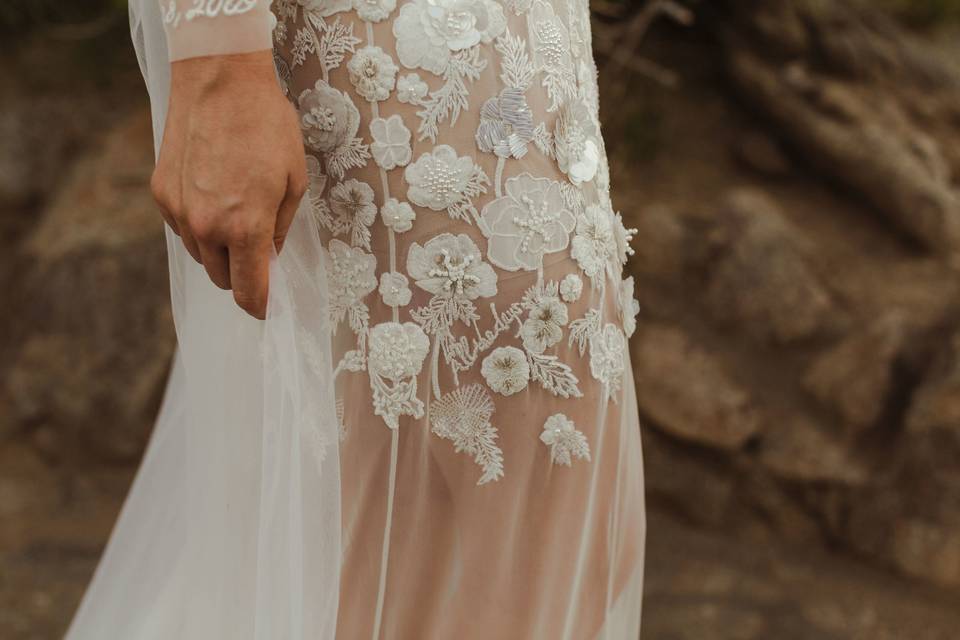 Wedding Dresses with Secret Messages: 13 Beautiful Ideas