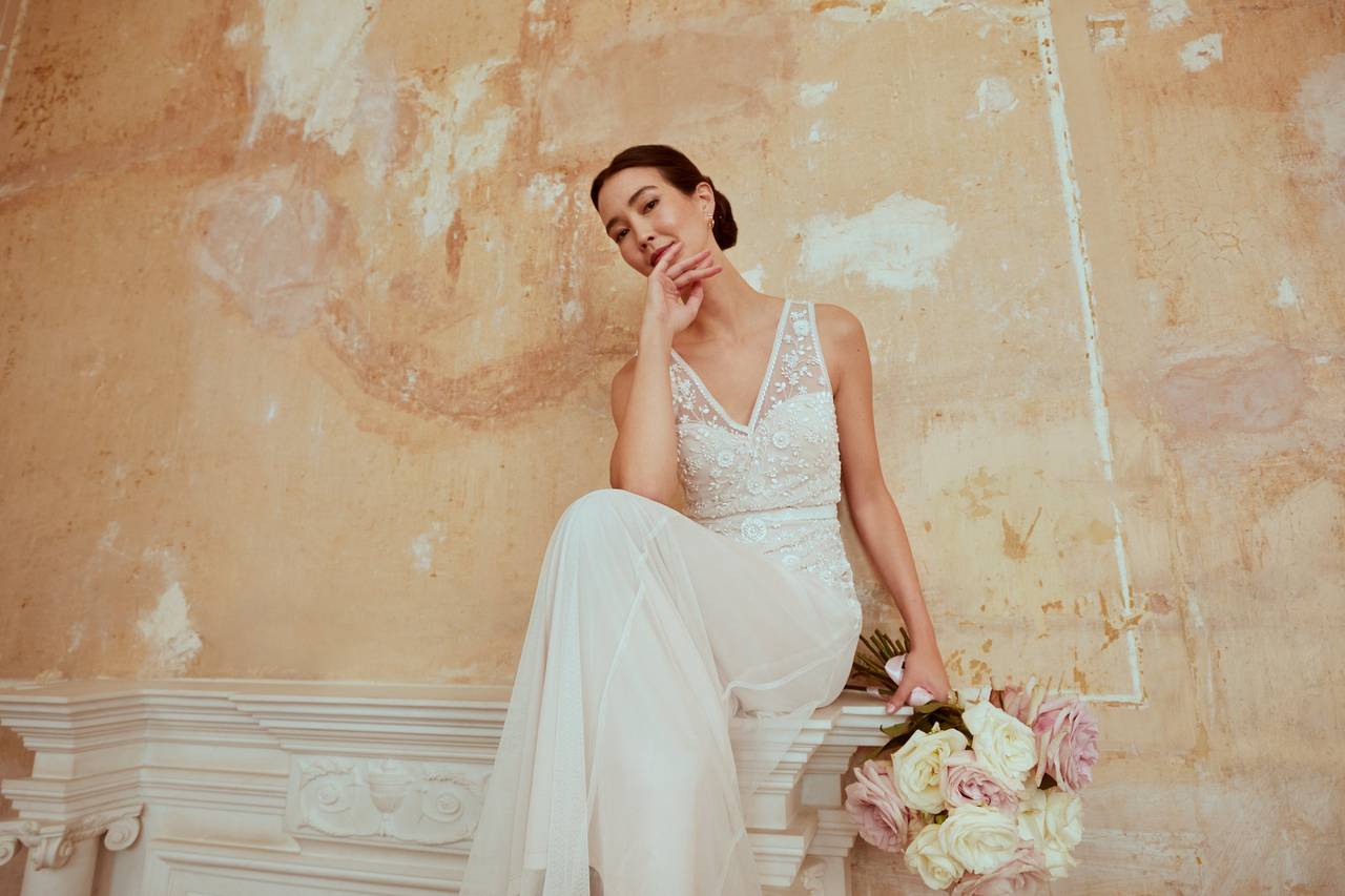 Bridal pant suits, tiered skirts and other unique wedding dress styles we  love