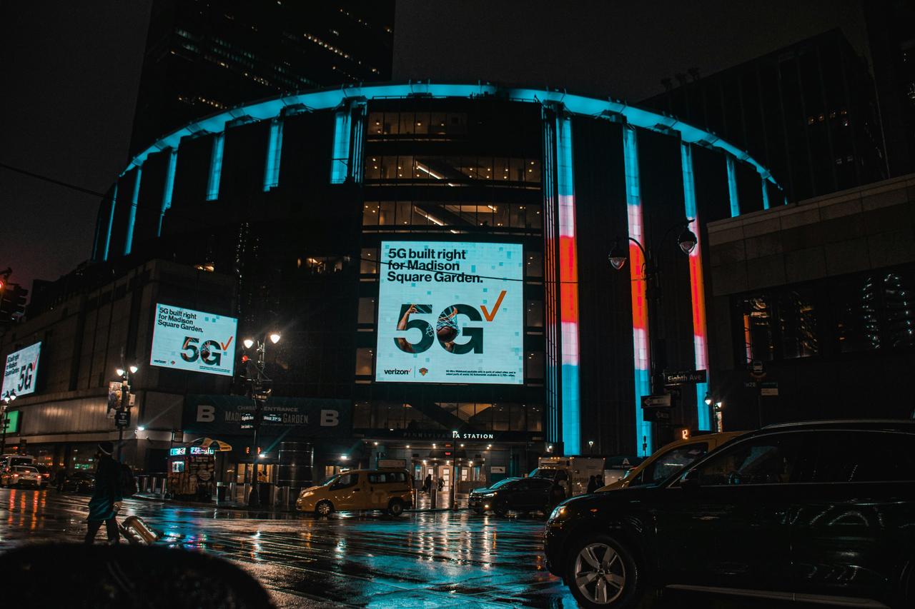 Taylor Swift msg Madison Square Gardens lit up at night wedding rumours