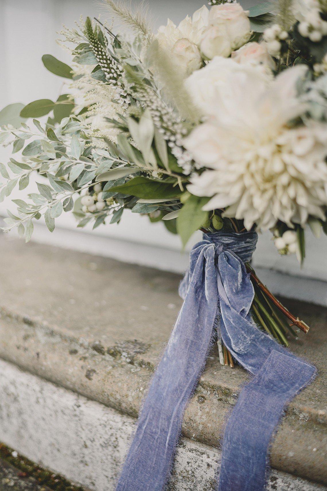 Updating Your Wedding to a Different Season