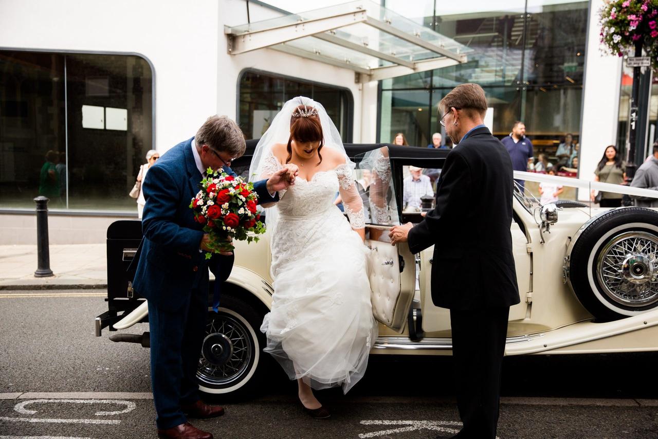 Emily and Daniel - Buckinghamshire Golf Club Real Wedding