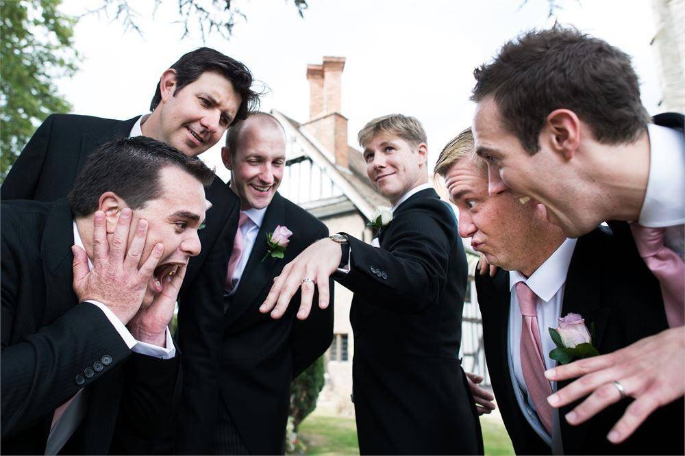 5 Funny Wedding Picture Ideas | eWedding