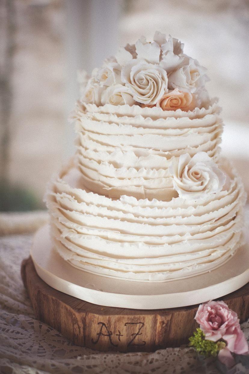Small Wedding Cakes | Wedding Cakes | Bolo de casamento simples, Bolo de  casamento, Bolo de casamento com rosas