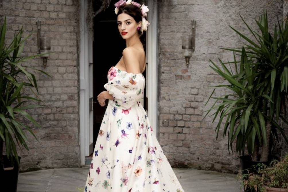 How to wear a floral dress to a wedding best sale