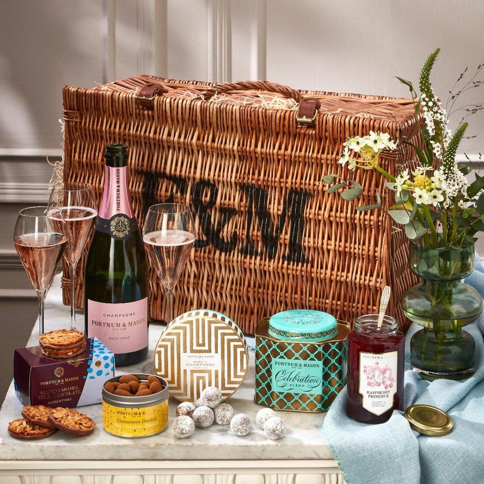 The 50 Best Wedding Gifts for Couples 2024 - hitched.co.uk