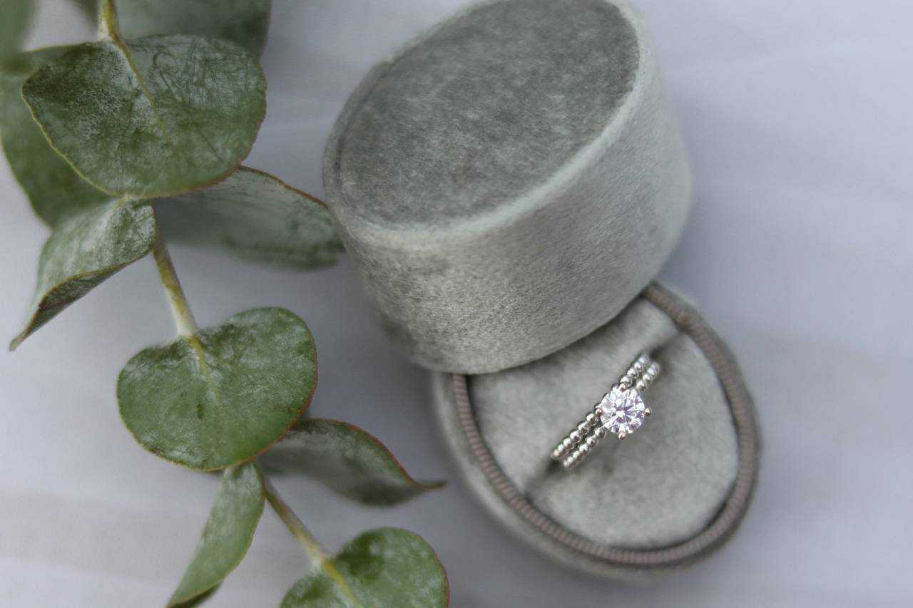 12 Tips for Buying an Engagement Ring