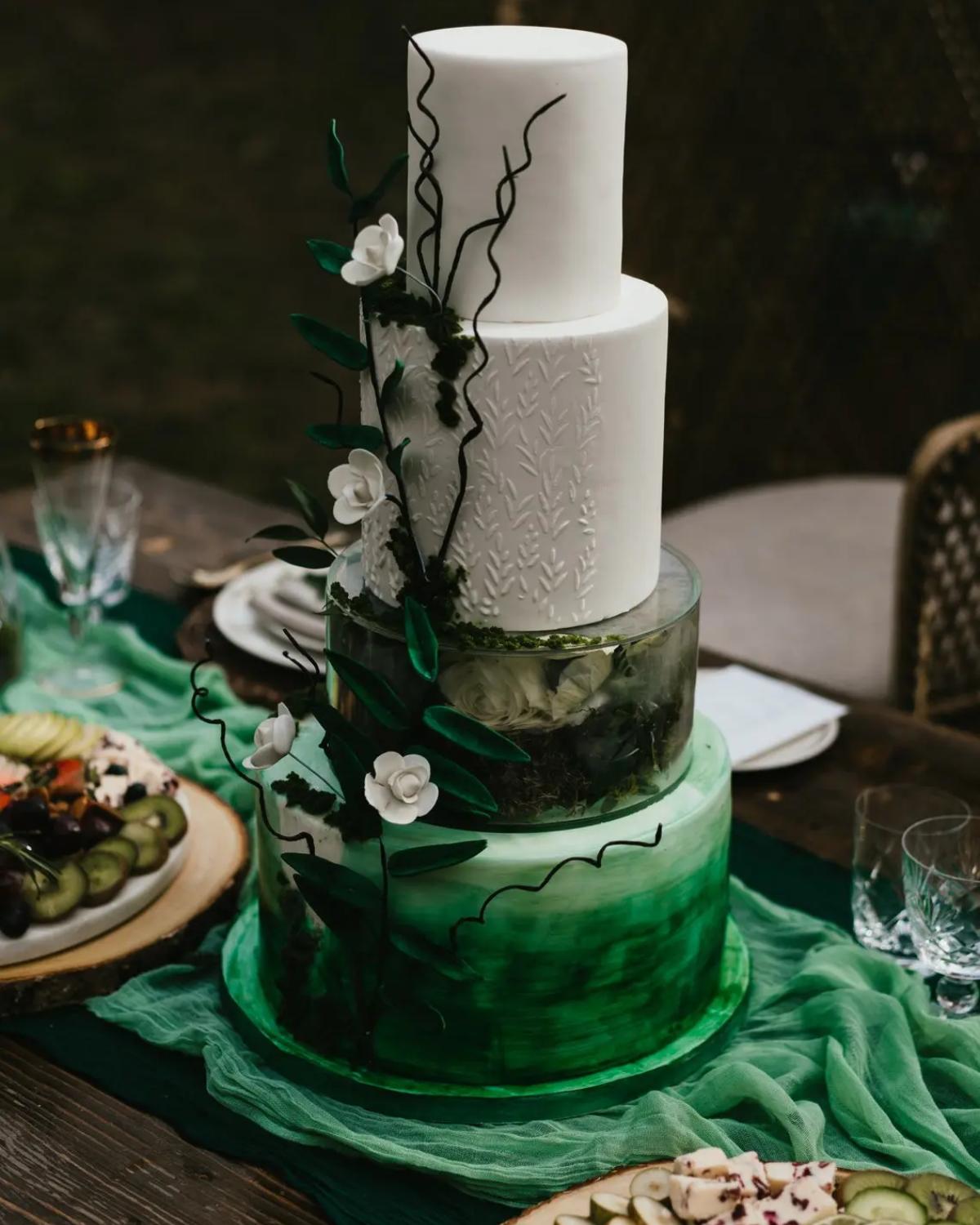 Wedding Cake Ideas: The Best—And Most Unusual—Wedding Cakes in Vogue | Vogue