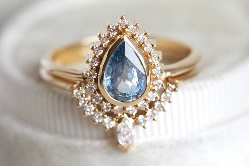 pear-shaped engagement ring