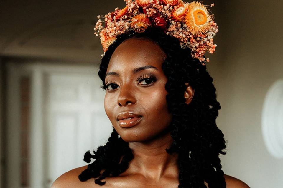 21 Beautiful Flower Crowns Ideas (& How to Make Your Own) 