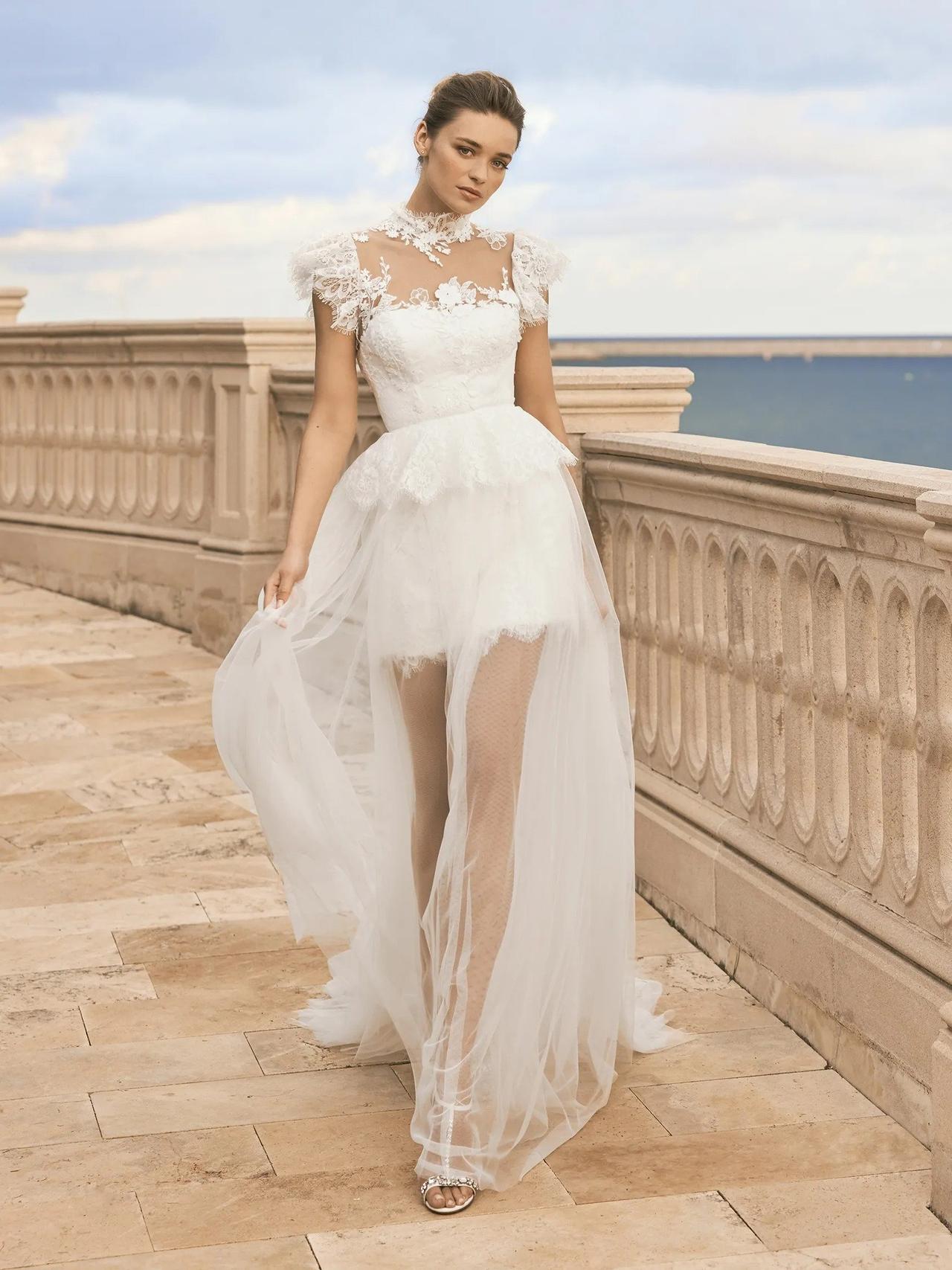 11 Dramatic Back Wedding Dresses for the Statement Bride