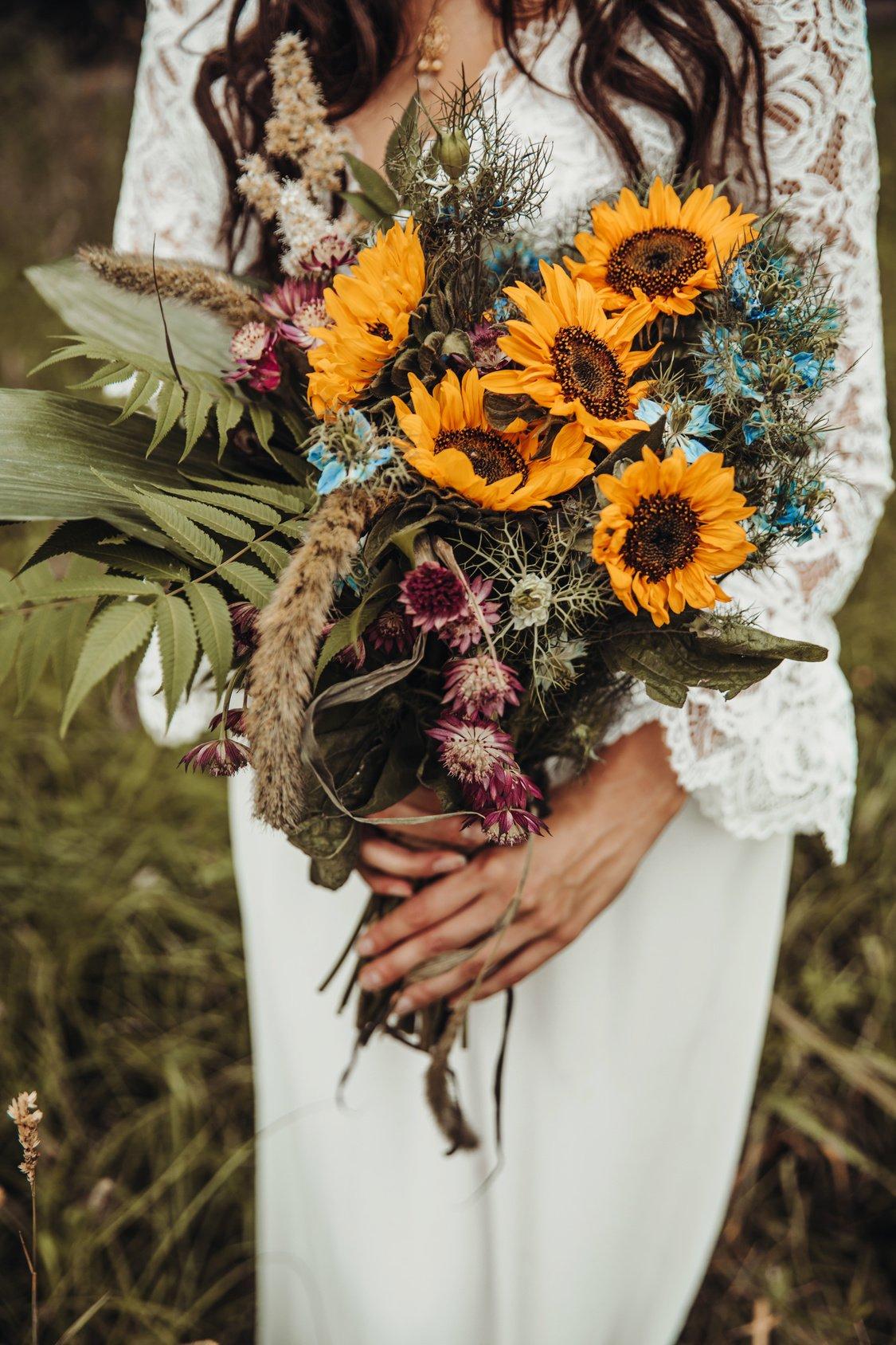 Boho Sunflower Bouquet | tyello.com