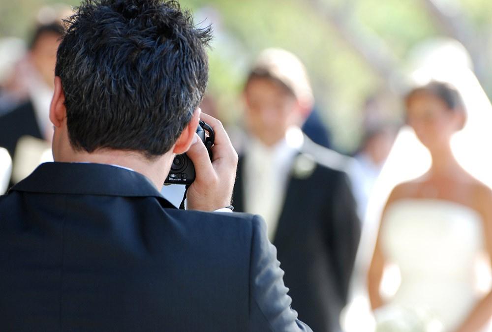 photographer-wedding-guest