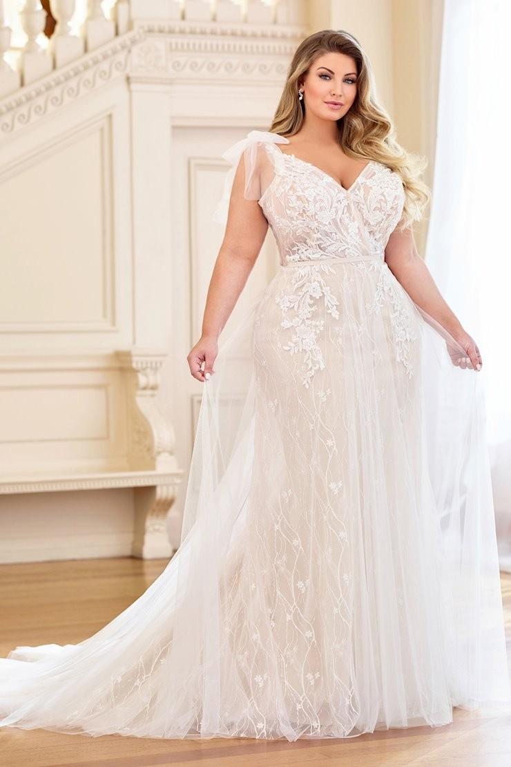 Champagne Plus Size Wedding Dresses 3/4 Sleeves V Neck Lace Applique Bridal  Gown 