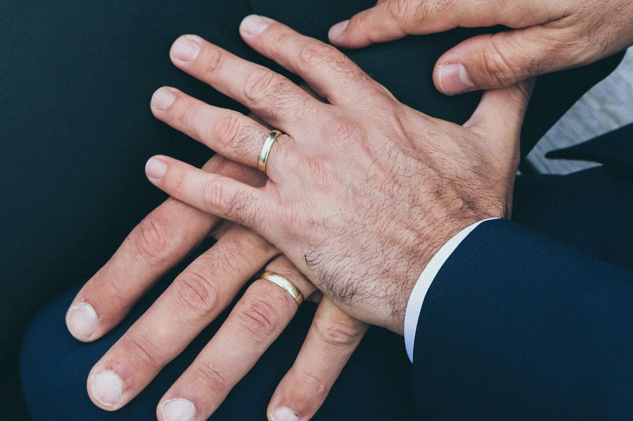When Do Guys Wear Engagement Rings? – Gittelson Jewelers