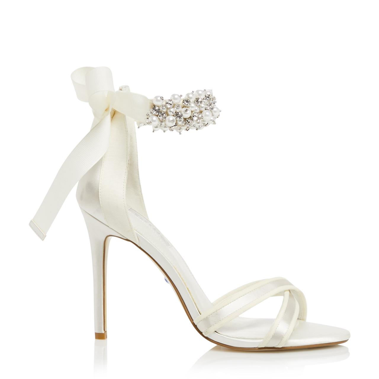 Can a Bride Wear Sandals on the Wedding Day?