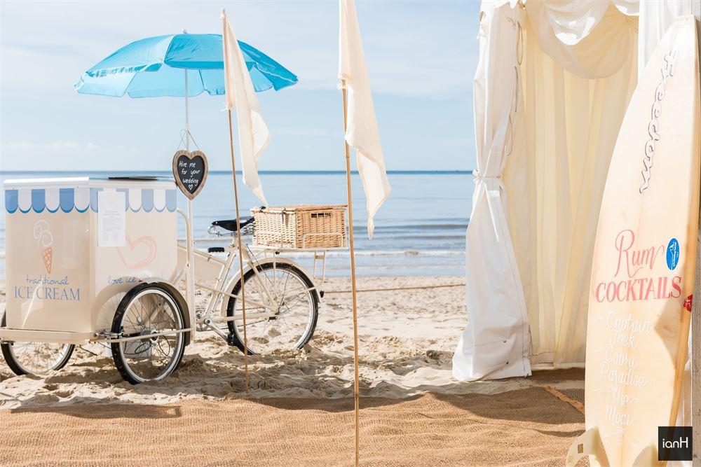 beach-weddings-bournemouth-ice-cream