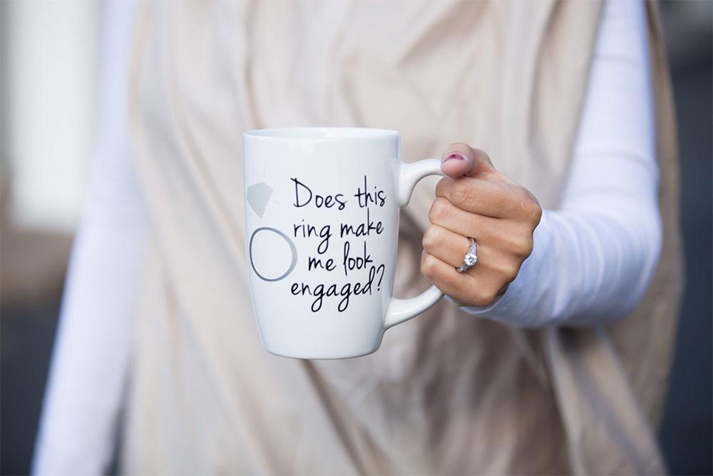 does-this-ring-make-me-look-engaged