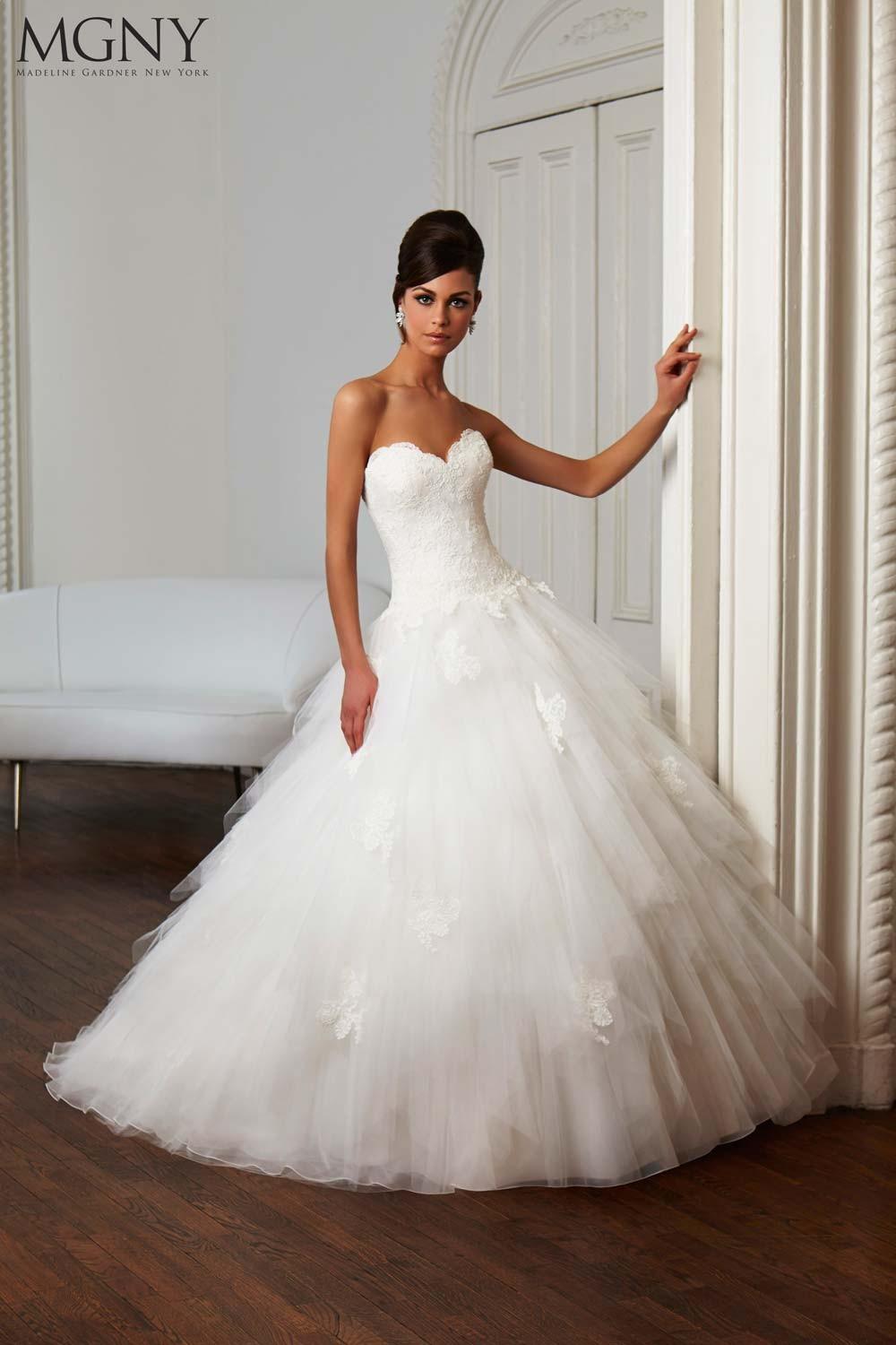 Tiered Wedding Dresses :: 21 Show Stopping Styles - hitched.co.uk ...