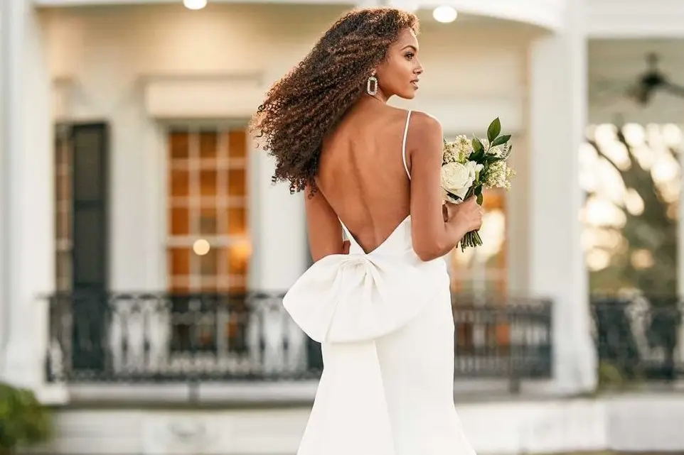 24 Wedding Dresses with Bows: The Latest Bridal Fashion Trend