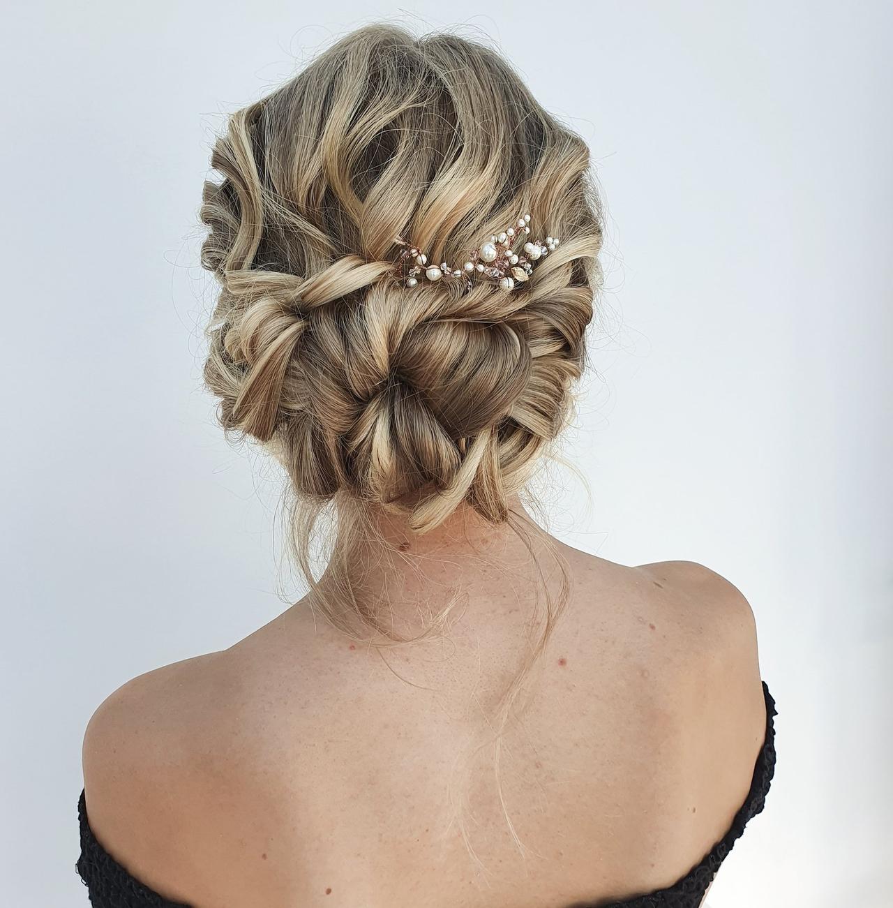 Bridesmaid Hairstyles for a Beautiful Experience 50 Delicate Ideas