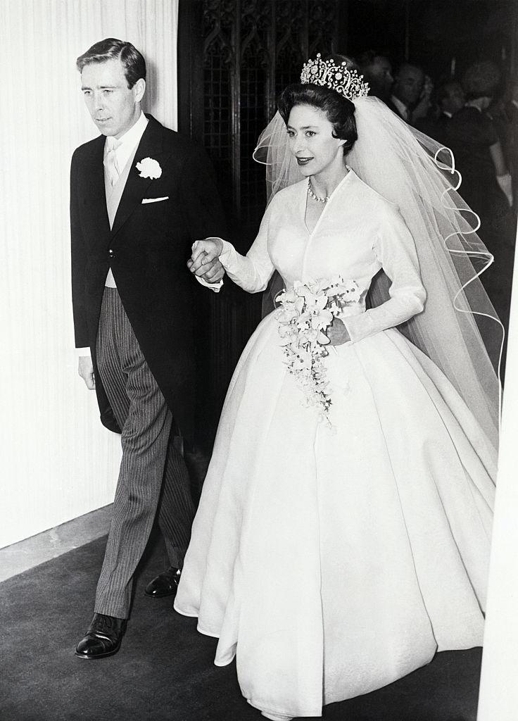 106916 princess margaret royal wedding dress bettmann getty