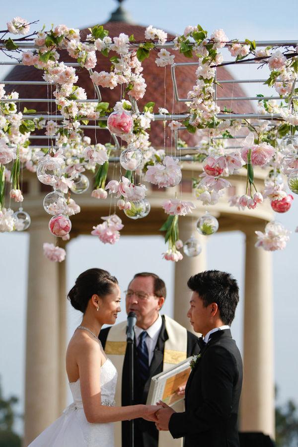 diy hanging flowers wedding