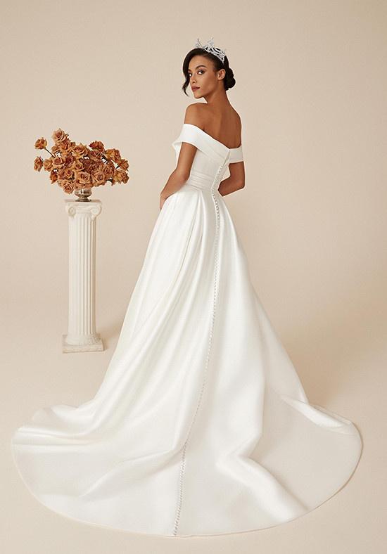 Simple, elegant & plain wedding dresses -