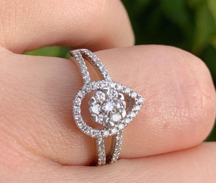 3ct Pear Cut Moissanite Engagement Ring Pear Shaped Wedding Ring Rose Gold Engagement  Ring Tear Drop Halo Ring 8x12mm Moissanite Ring - Etsy | Pear engagement  ring, Pear shaped wedding rings, Tear