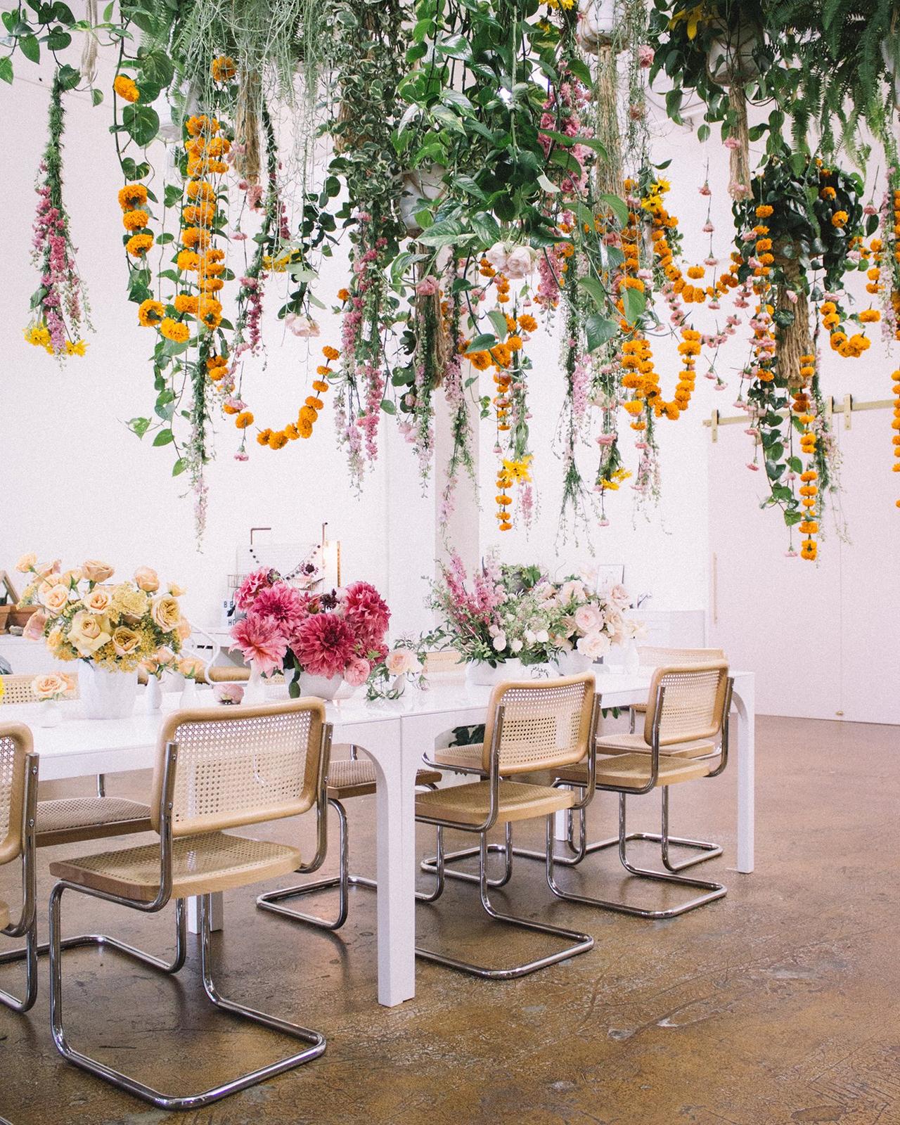 How to make hanging store flowers for wedding