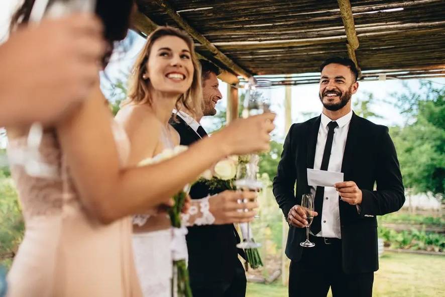 Best man doing a speech at a wedding