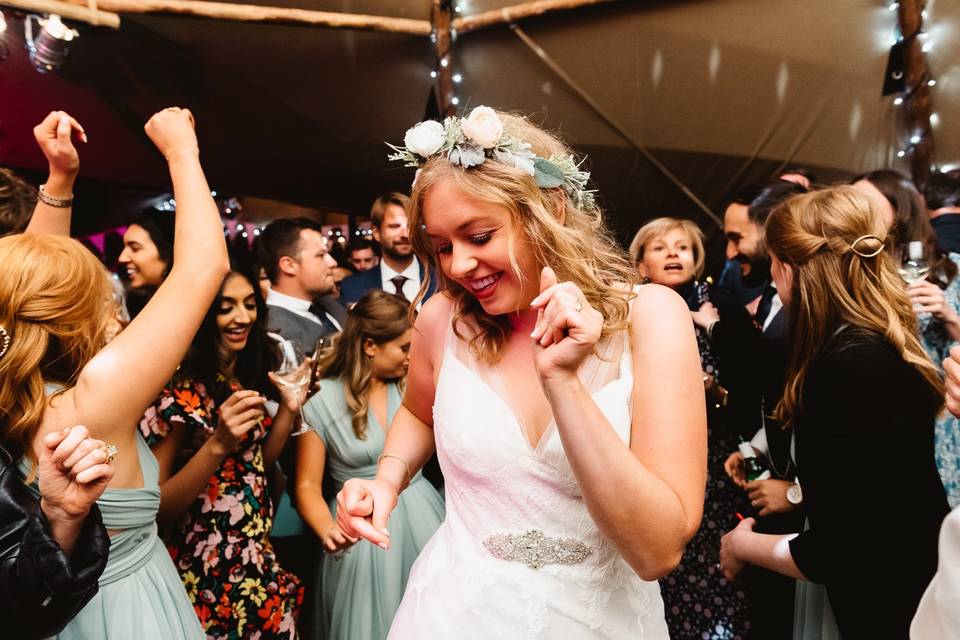 Booking a Wedding DJ: Everything You Need to Know