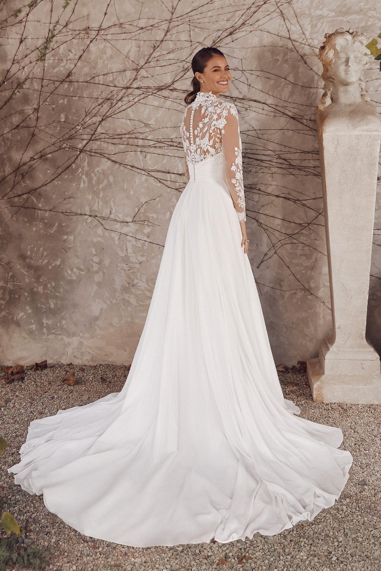 21 Best High Neck Wedding Dresses for ...