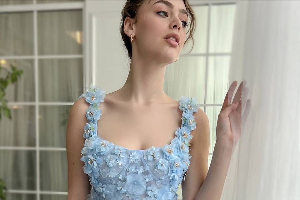 18 Beautiful Blue Wedding Dresses to Suit All Styles