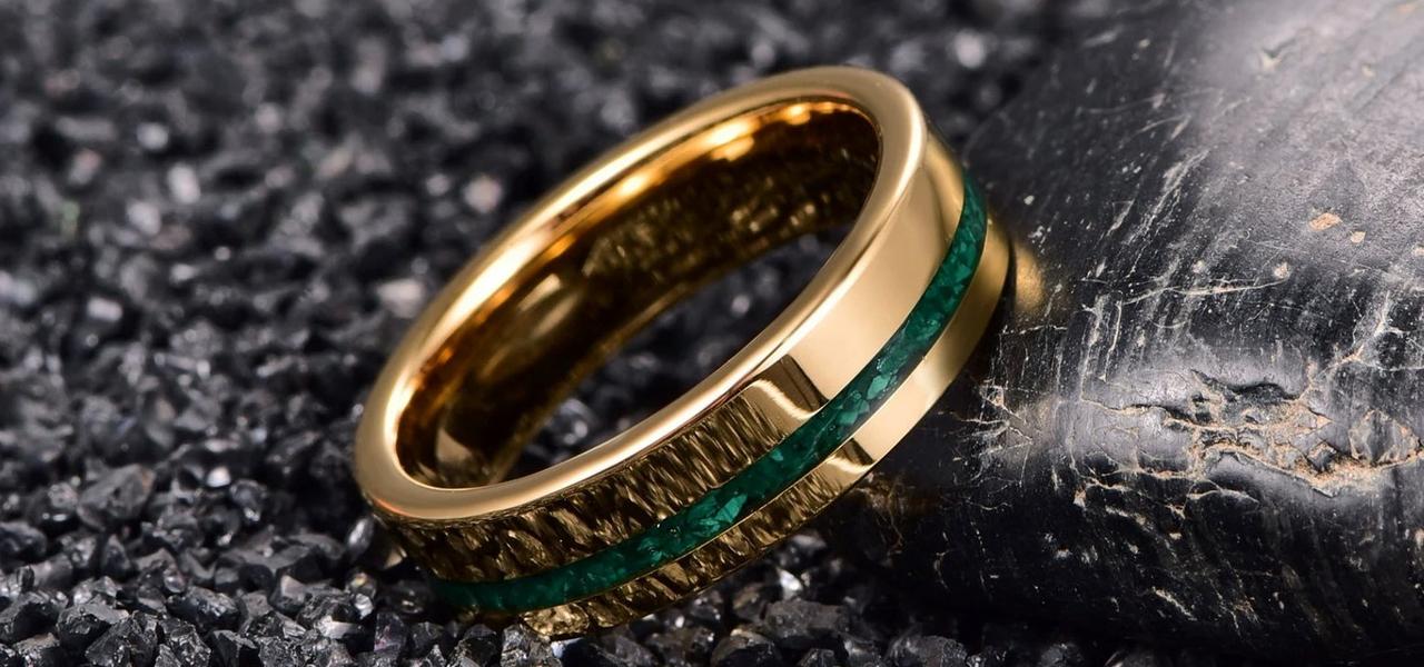 Purchase the High-Quality Men's Yellow Gold Wedding Rings | GLAMIRA.com